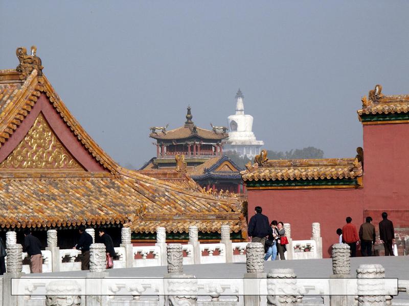 Blick vom Kaiserpalast zum Behai Park / Weisse Pagode